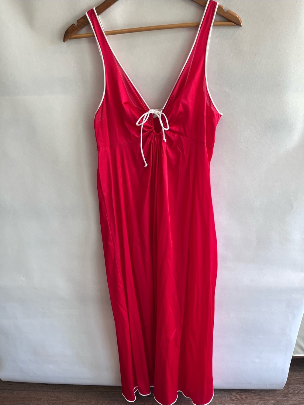 Vintage Vassarette Red Keyhole Long Nightgown 70’s